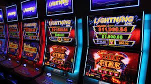 Tampilan antarmuka platform jupitertogel menampilkan studio dealer langsung, pasar olahraga, dan permainan slot dalam aplikasi mobile